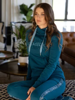 LeMieux Cross Over Hoodie -Equestrian Supply Store tracyrobertson lmwinter2022 062